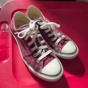 Women’s size 9/Men’s size 7 Converse shoes